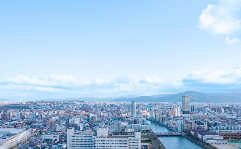 福岡市中央区の月極駐車場の状況まとめ、相場・空き状況をご紹介！